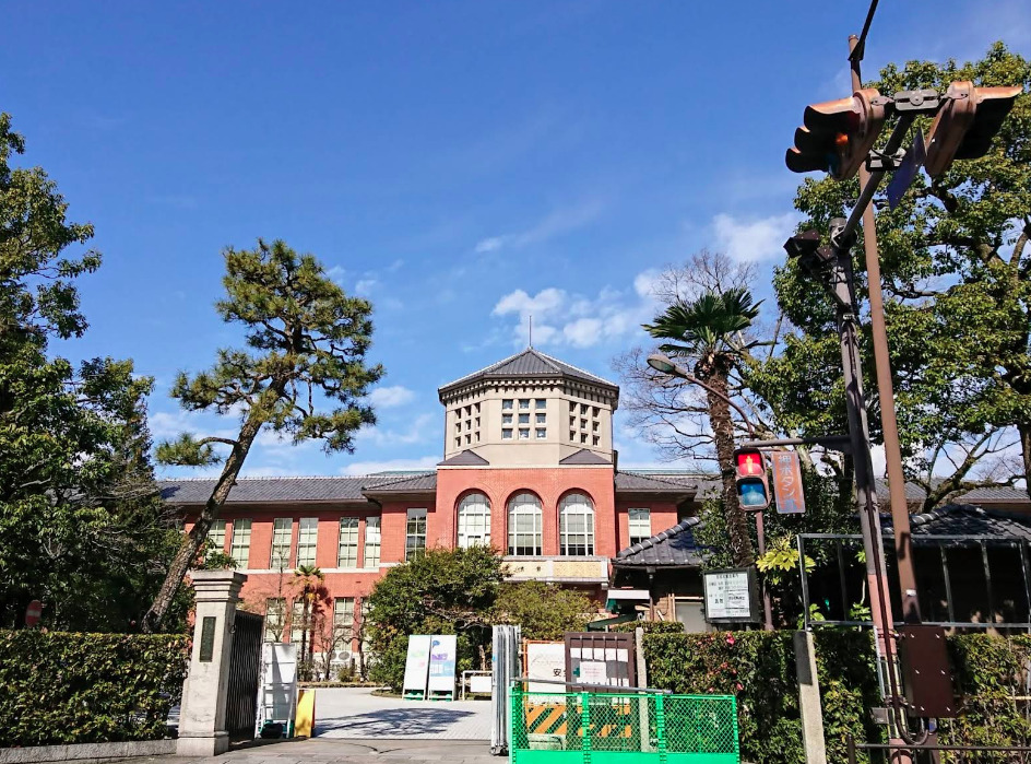 清水麻椰アナの出身大学は同志社女子大学表象文化学部（今出川キャンパス）